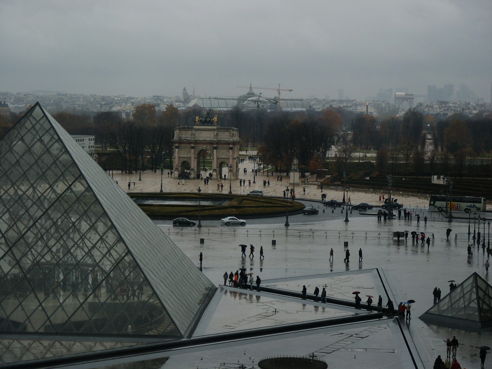louvre_viewout2.jpg