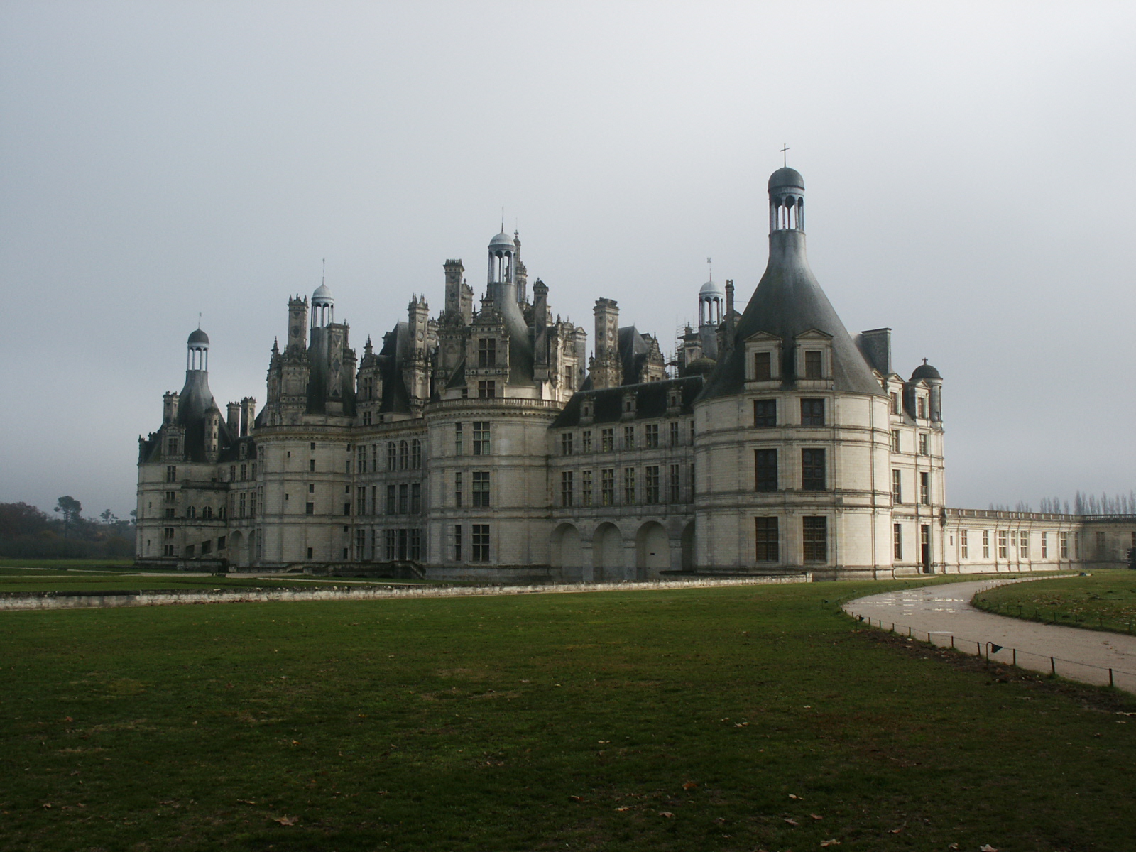 chambord_outside3.jpg