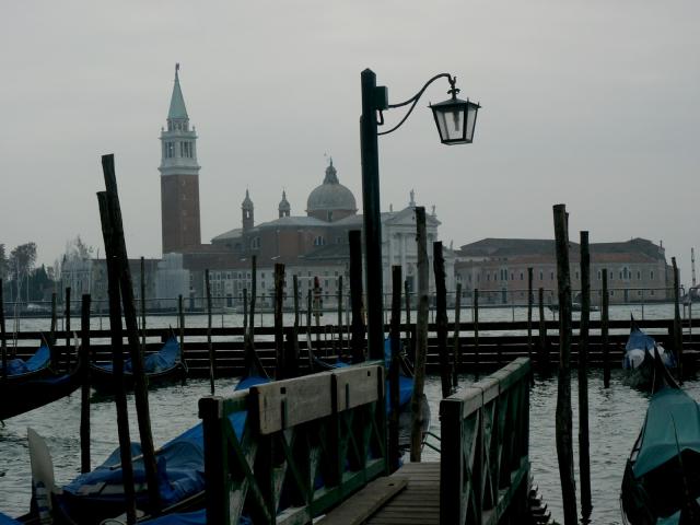 venice_across_canal1.jpg