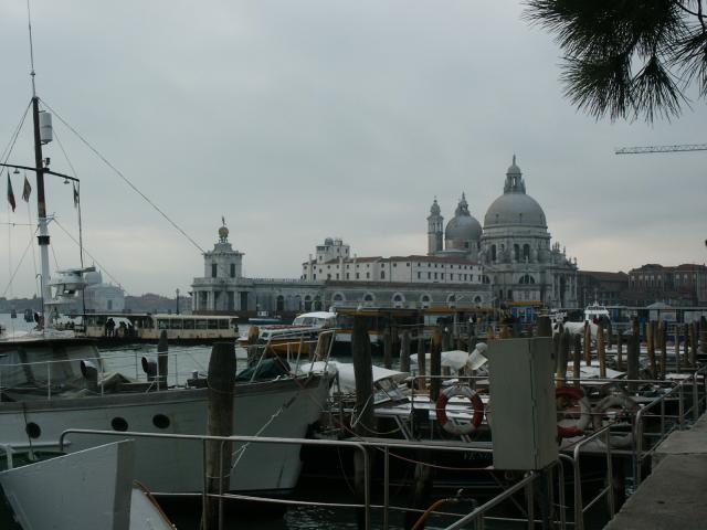 venice_across_canal2.jpg