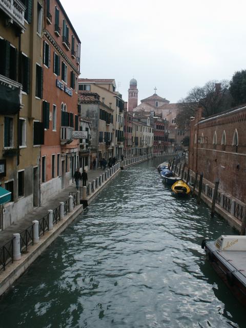 venice_smallcanal1.jpg