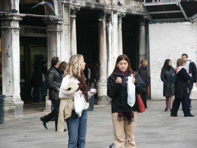 venice_triciaandkate_sanmarco.jpg