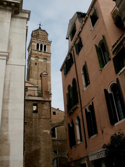 venice_viewbldg1.jpg